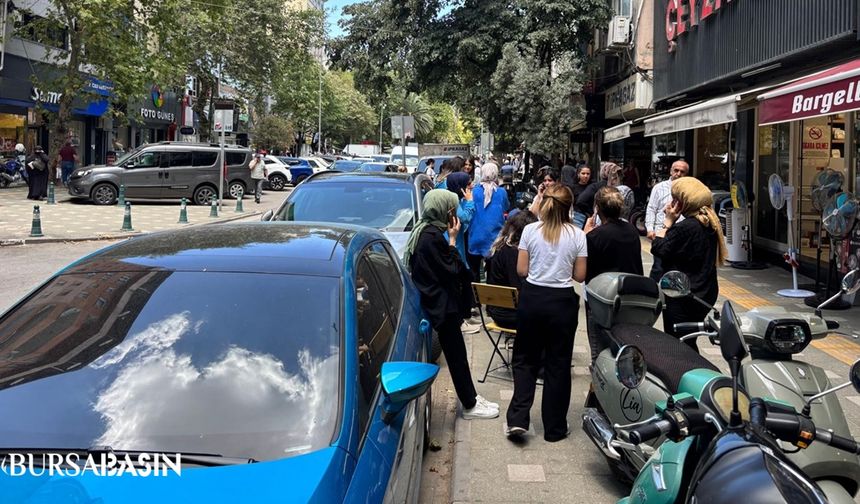Bursa Gemlik'te 4.3 Büyüklüğünde Deprem Korkuttu