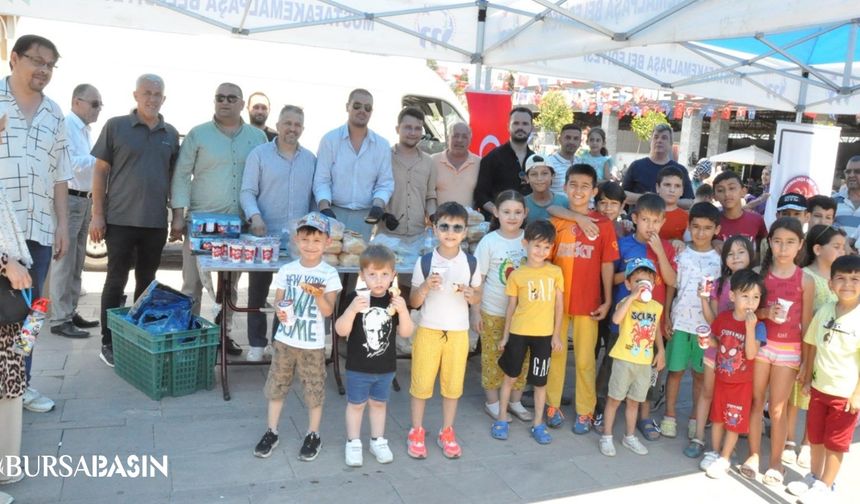 Mustafakemalpaşa’da Çocuklara Oyuncak ve Salçalı Ekmek