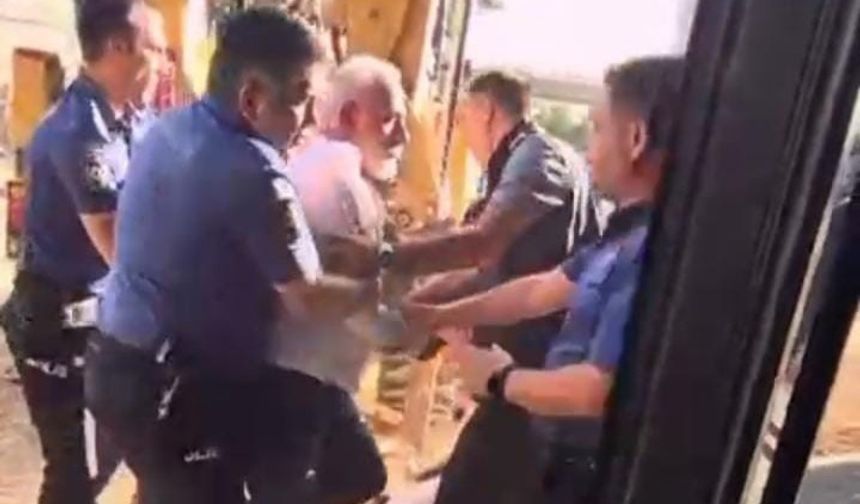 Osmangazi’de Kaçak Kafe Yıkımında Arbede: 1 Polis Yaralı