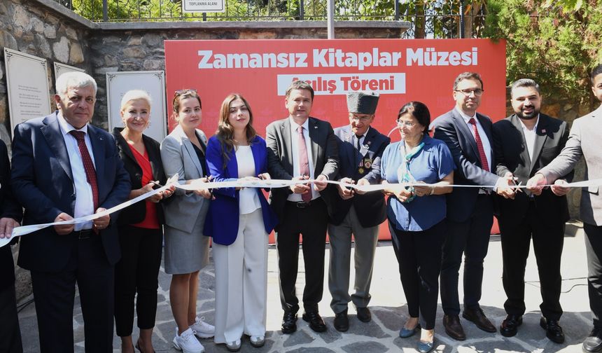 Bursa’da Zamansız Kitaplar Müzesi Açıldı