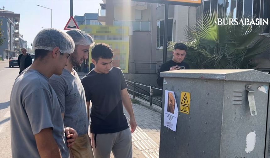 Bursa Sokaklarında Dikkat Çeken Afiş