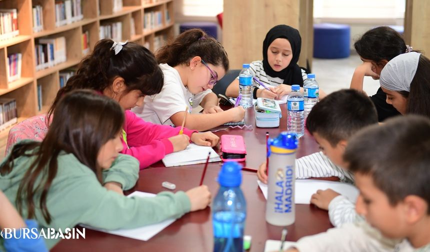 Minik Yazarlar Hayal Gücüyle Hikayelerini Yazıyor