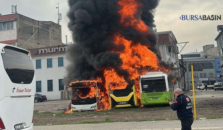 Bursa’da Bakım İçin Bırakılan 3 Otobüs Yandı