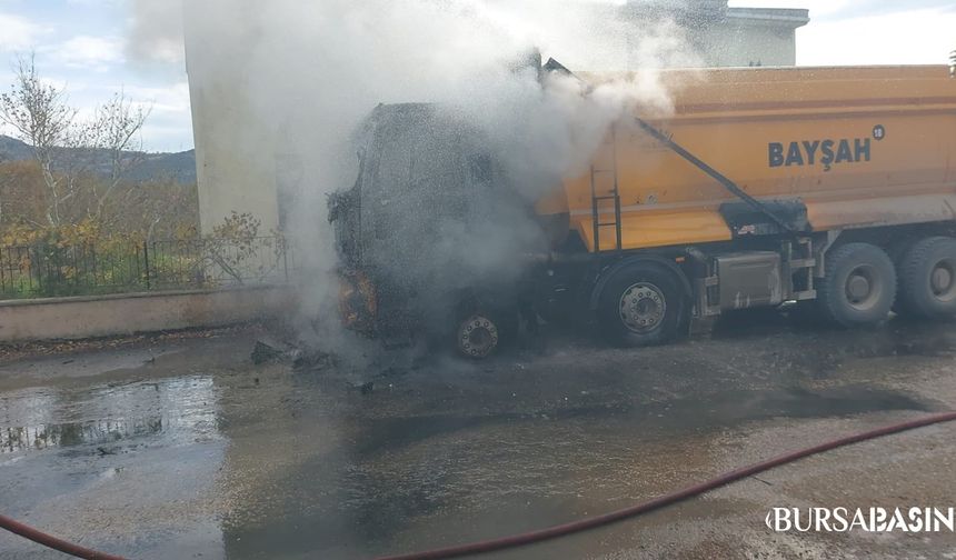 Bursa’da Seyir Halindeki Hafriyat Kamyonu Alev Aldı