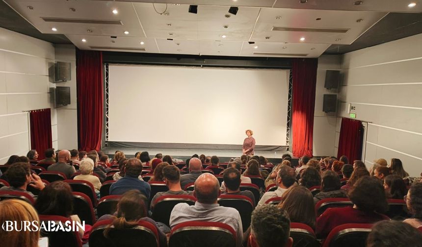 Pelin Esmer Nilüfer’de Sinemaseverlerle Buluştu