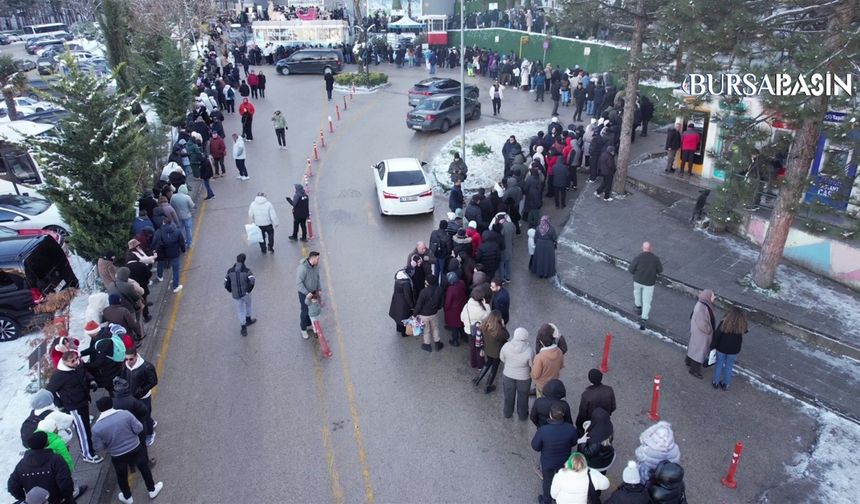 Uludağ Teleferiğinde Hafta Sonu Yoğunluğu