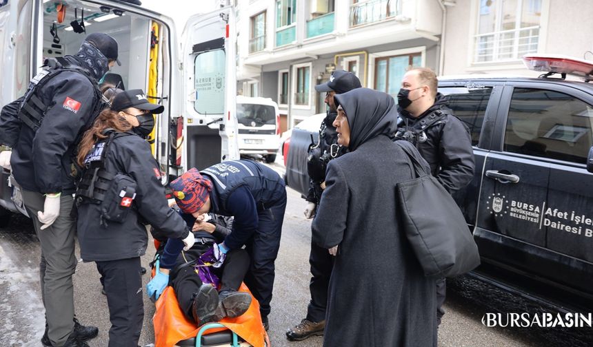 Bursa’da Kar Engelini Aşan Umut: Hasta Hastaneye Ulaştırıldı
