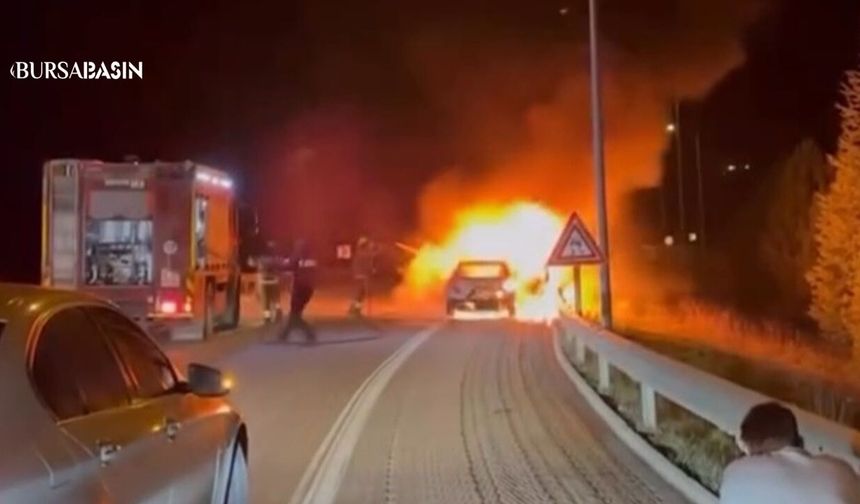 Bursa-İzmir Otoyolunda Otomobil Alev Alev Yandı