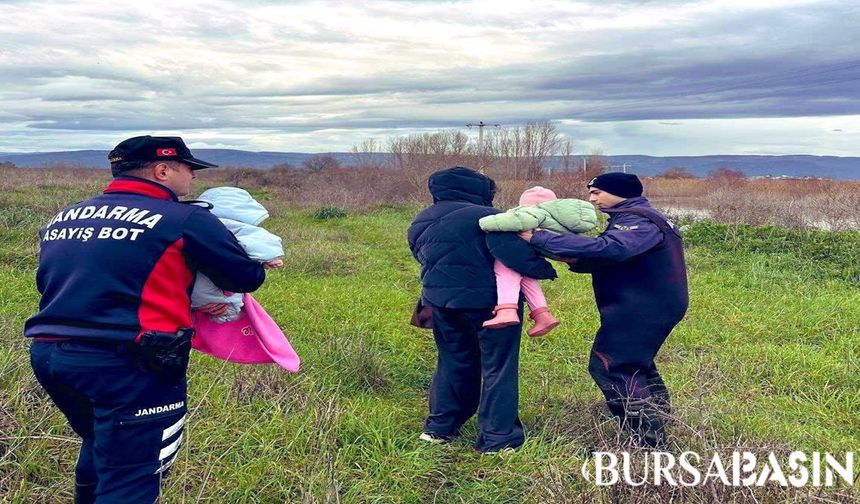 Uluabat'ta Can Pazarı: Mahsur Kalan Aileye Jandarma Eli!