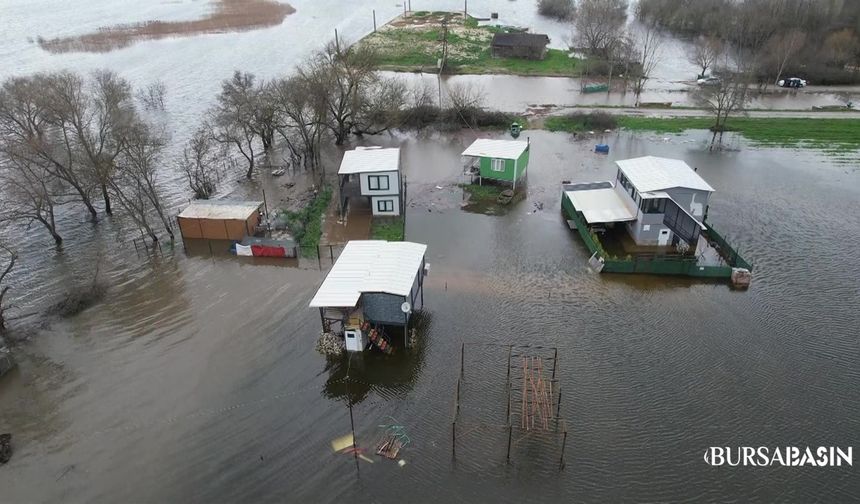 Ulubat Taştı: Akçalar’da Evler Sular Altında