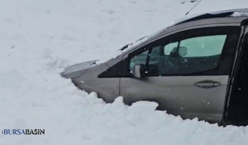 Erzurum’da Karayazı’da Yola Çığ Düştü