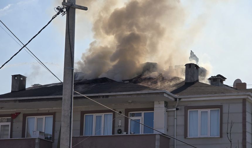 İnegöl’de Apartman Çatısında Yangın
