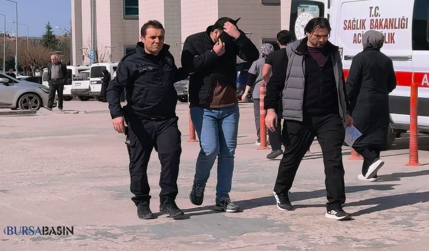 İnegöl’de Otomobil Dede ve Torununa Çarptı