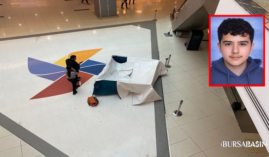 Bursa’da AVM’de Düşen Genç Hayatını Kaybetti