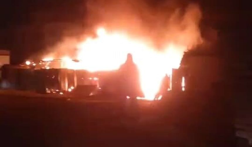 İnegöl’de Küçükbaş Çiftliğinde Yangın