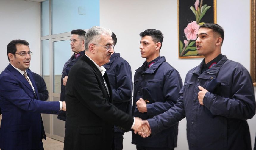 Vali Ayyıldız’dan Mehmetçiğe Bayram Ziyareti