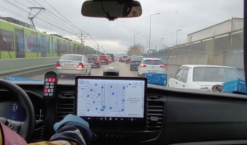 Bursa’da Ambulansa Fermuar Sistemiyle Yol