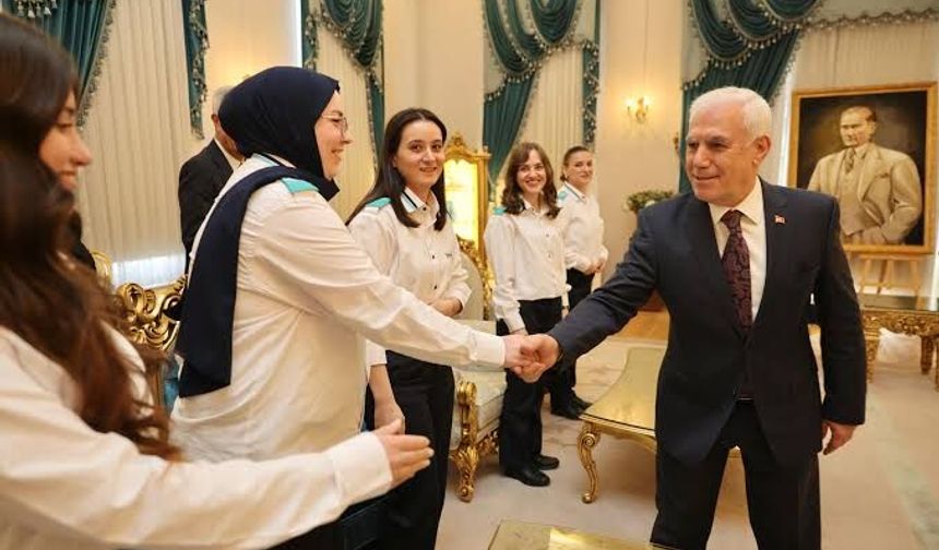 Bursa’da 10 Kadın Daha Vatman Olmaya Hak Kazandı