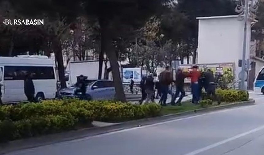 Bursa’da Park Kavgası Büyüdü! Tekme Tokat Müdahale