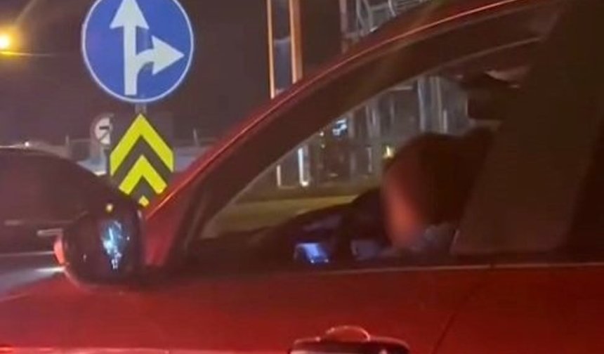 Kucağında Çocukla Araç Kullanan Sürücüye Tepki