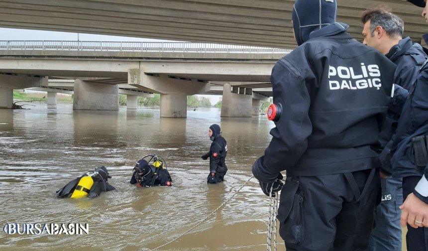 Karacabey’de araç dereye kapıldı