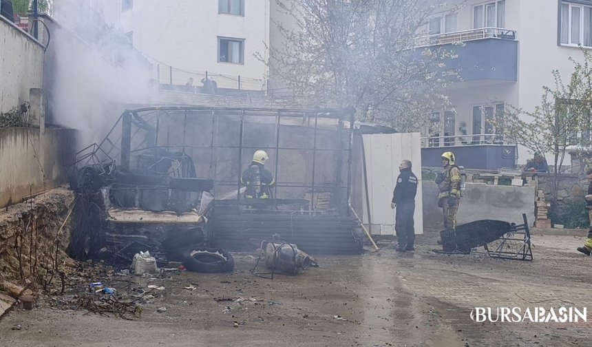 İnegöl'de Depoda Çıkan Yangında Tüp Patladı