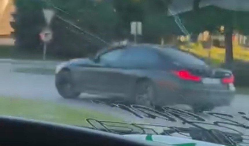 Bursa’da Trafikte Drift Tehlikesi Kamerada