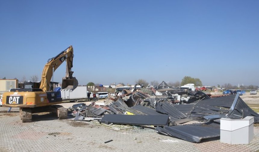 Nilüfer’de Kaçak Yapılara Geçit Yok! 3 Bina Yıkıldı