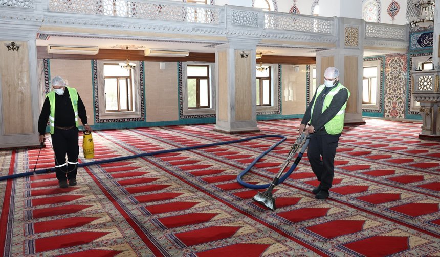 Nilüfer’de 78 Bin Metrekarelik İbadethane Temizliği