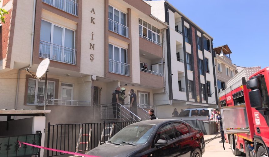 İnegöl’de Apartman Yangını: Anne ve Kızı Hastanelik Oldu
