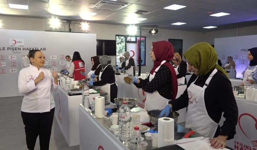 Kızılay’dan Kadınlara Umut Olan Aşçılık Atölyesi