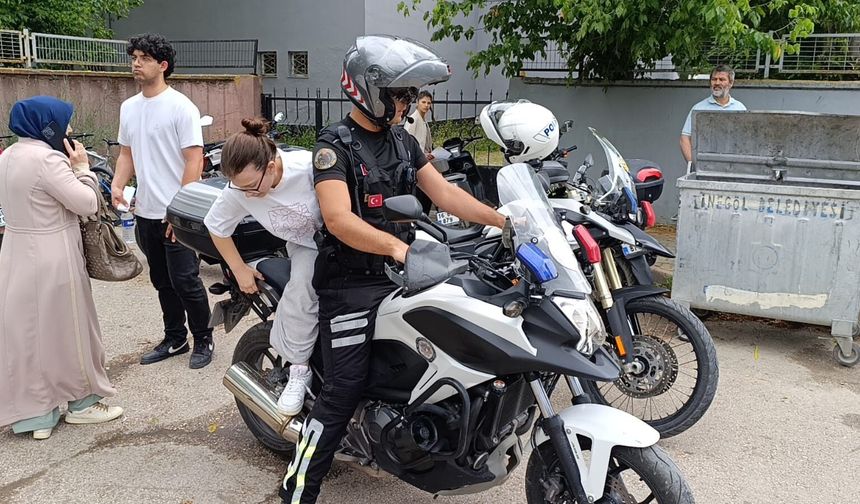Yanlış Okula Giden YKS Adayını Polis Yetiştirdi