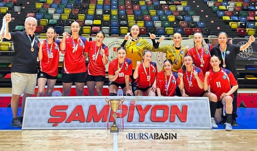BUÜ Kadın Hentbol Takımı Türkiye Şampiyonu Oldu
