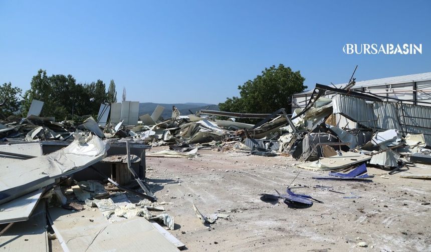Nilüfer’de Kaçak İş Yeri Yıkıldı