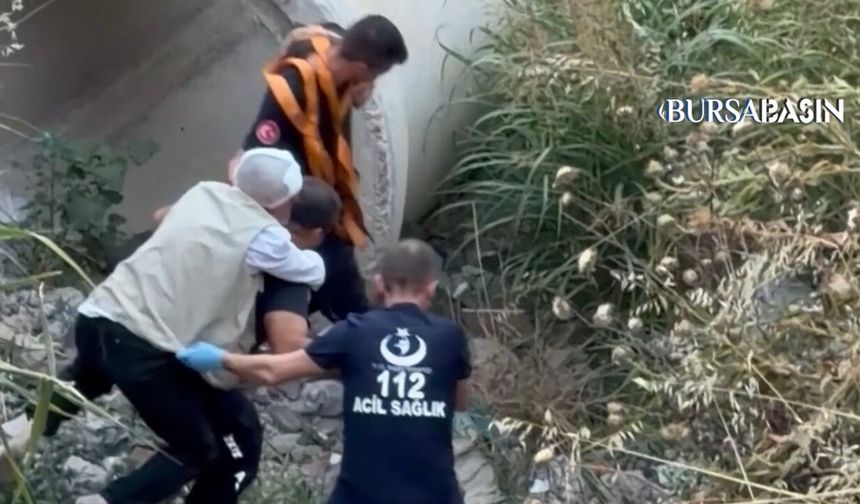 20 Metreden Düştü, İtfaiyeci Sırtında Kurtardı