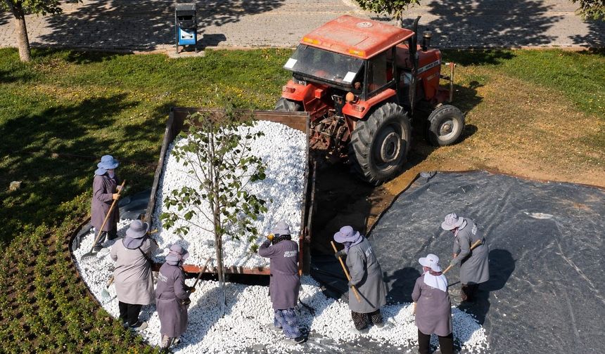Karacabey'de Park Ve Yeşil Alanlar Yenileniyor
