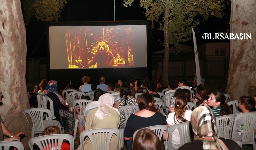 Osmangazi'de Yazlık Sinema Coşkusu Veysel Karani'de Yaşandı