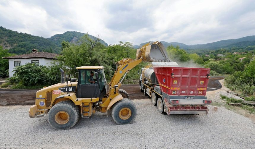 İnegöl'de Kırsal Yollar İçin 18 Kilometrelik Çalışma