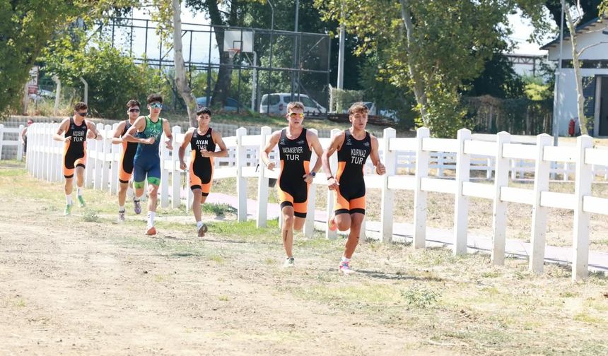 Bursa’da Gençlerden Nefes Kesen Duatlon Mücadelesi