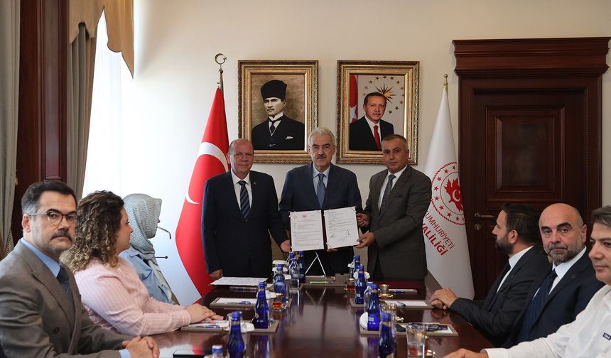 Bursa'da Mehmet Aydın'ın Adı Okulda Yaşatılacak