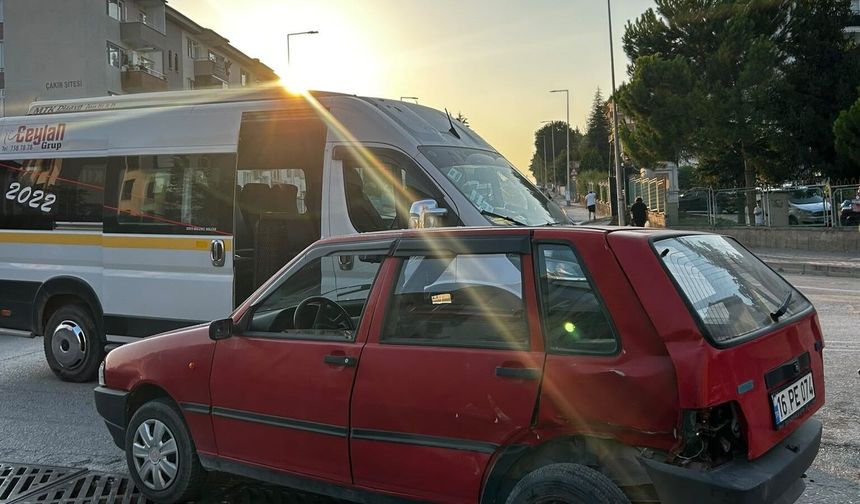 İnegöl’de zincirleme kaza: 1’i ağır 4 yaralı