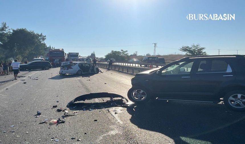 Bursa'da yola dökülen mazot 10 aracı birbirine kattı