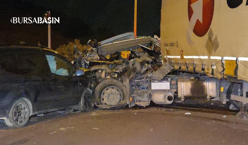 Bursa Orhangazi’de tır ile otomobil çarpıştı: 1 ölü, 7 yaralı