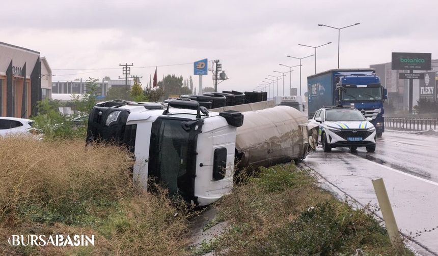 İnegöl’de sıvı tuz yüklü tanker devrildi