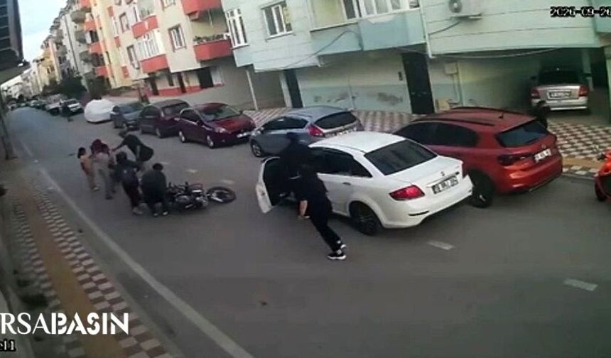 Karacabey’de motosiklet çocuğa çarptı! Kaza kamerada