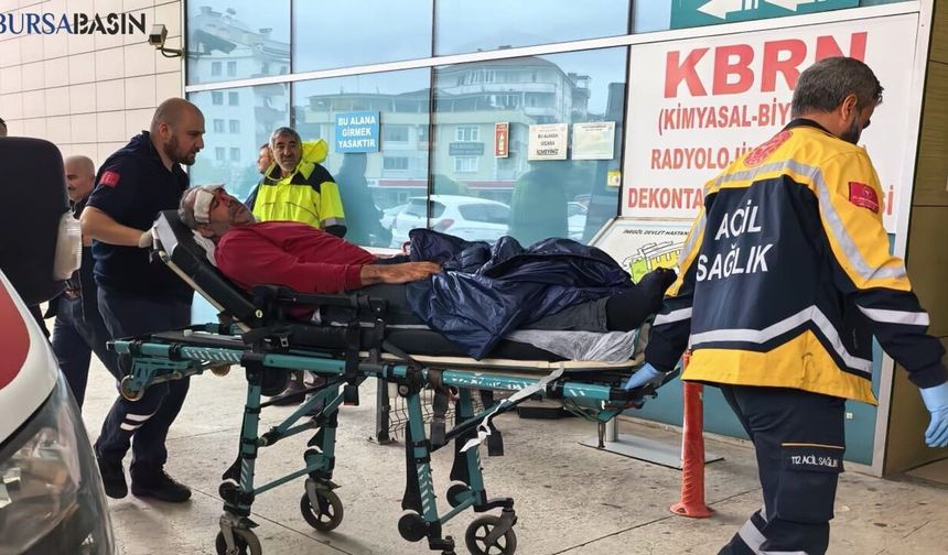 İnegöl’de Şeker Yüklü Tır Yağmur Suyu Kanalına Uçtu