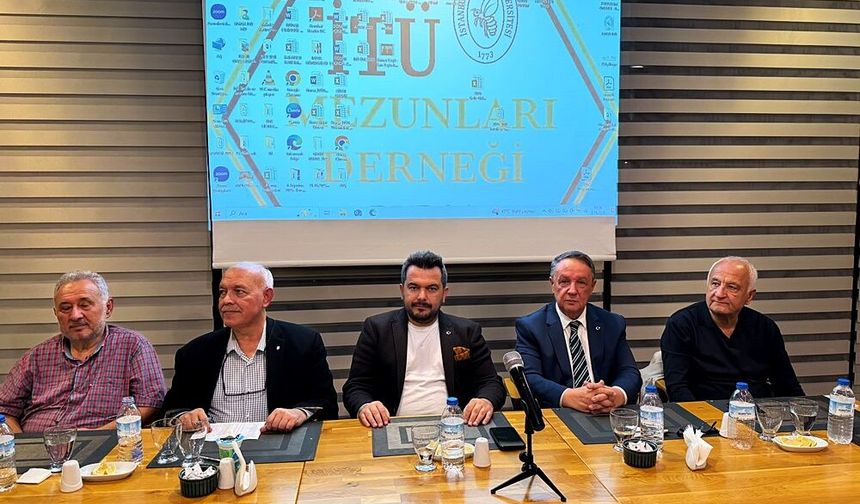 Bursa’da Dünya ve Türkiye Ekonomisi Masaya Yatırıldı
