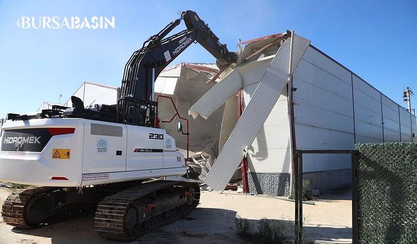 Nilüfer’de 600 Metrekarelik Kaçak Fabrika Yıkıldı