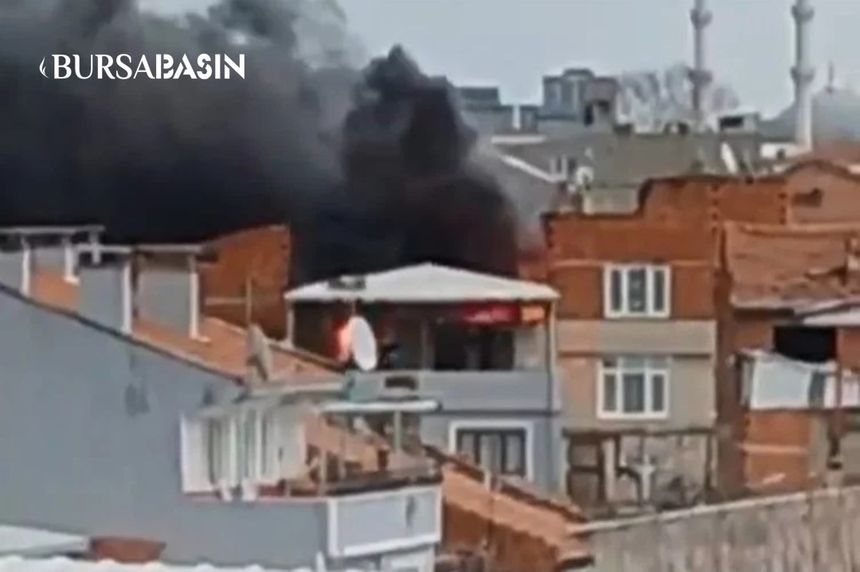 Osmangazi'de Ev Yangını: Çatı Aniden Alev Aldı